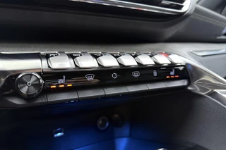 Peugeot 5008 1.2T 130pk Automaat GT | Black Pack | Elektr. achterklep | Stoelverwarming | Navigatie | 7 Persoons | / 30