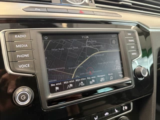 Volkswagen Passat Variant 1.4 TSI ACT Connected Series  R-line Carplay Navigatie 24 Maanden garantie* (Vraag naar de voorwaarden) / 18