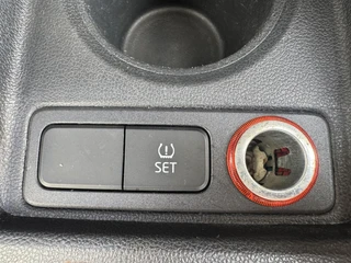 Volkswagen up! 1.0 take up! BlueMotion / 28