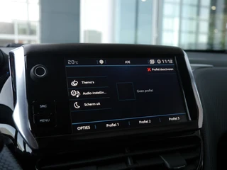 Peugeot 2008 1.2 PureTech Allure 110pk | Extra getint glas | Achteruitrijcamera | Climate control | Apple carplay/Android auto | Lage km.stand | Lichtmetalen velgen | Regensensor / 25