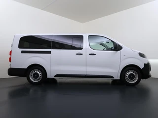 Peugeot e-Expert Long 75 kWh L3 9pl | SOH 95% | CAMERA | NAVIGATIE | BTW VERREKENBAAR | LED | CLIMA | FABRIEKSGARANTIE TOT 11-2027 | ALL-IN PRIJS / 9