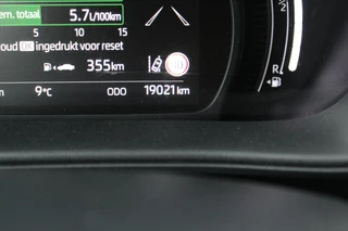 Toyota Aygo X PULSE APPLE/ANDROID STOELVERWARMING KEYLESS CAMERA CLIMA 17"LMV EL-SPIEGELS PRIVACY-GLASS / 12