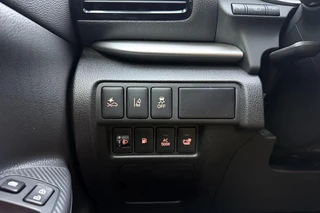Mitsubishi Eclipse Cross 2.4 PHEV Prestige Automaat | SOH: 98% | Lederen bekleding | Panoramisch schuifdak | Stoel & Stuurverwarming | Camera | Climate control | Extra getint glas / 30