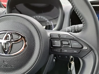 Toyota Aygo X PLAY APPLE & ANDROID ACHTERUITRIJCAMERA AD-CRUISE LED-DAGRIJ NL-AUTO / 18