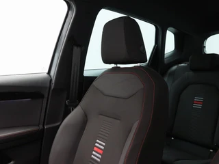 SEAT Arona 1.0 TSi 115 Pk Fr Business Intense | Carplay | Cruise Control | Climate Control | Camera | Parkeersensoren | 17 Inch / 32