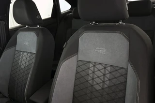 Volkswagen Taigo 1.0 TSI R-Line Business DSG Automaat Achteruitrijcamera Apple CarPlay / 32