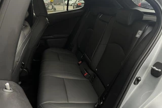 Lexus UX 250h F Sport Line | CAMERA | ADAPTIVE | KEYLESS | CARPLAY / 6