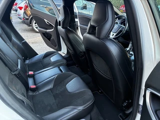 Volvo V40 2.0 T3 153PK! R-DESIGN / 16