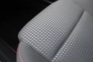 Ford Focus Wagon 1.0 EcoBoost Hybrid ST Line X  | BLIS | Head-Up | Trekhaak | Adaptieve cruise / 25