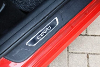 Kia Cee'd 1.0 T-GDi GT-Line | Camera | Cruise | Clima | 120 PK | Navi | LM Velgen | / 45