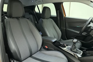 Peugeot 2008 1.2 PureTech Allure Pack Apple carplay/Android auto | Achteruitrijcamera | Automatische airco | Cruise control | LED verlichting | Lichtmetalen velgen 17'' | / 15