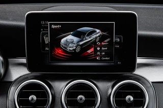 Mercedes-Benz C-klasse 180 AMG Night Edition | Panoramadak | Burmester | Memory | 360 Camera | Leder | LED | Sfeerverlichting | Stoelverwarming | 19" / 31