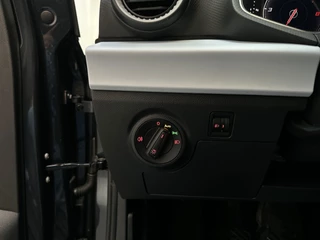 Seat Ibiza 1.0 EcoTSI Style Business Intense Stoelverwarming Virtual Cockpit Navigatie DAB+ App-Connect / 24