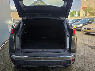 Peugeot 3008 1.2 PureTech NAVI LM PDC TEL LM CC / 11