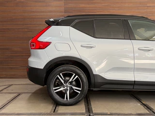 Volvo XC40 1.5 T3 R-Design | Pano | Winterpakket | Elektr voorstoelen+memory | Camera | Carplay / 14