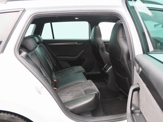 Škoda Superb Combi 1.5 TSi ACT 150 Pk Automaat Sportline Business | Trekhaak | Stoelverwarming | Panorama dak | Camera | Canton Audio | Alcantara | CarPlay | 18 Inch / 44
