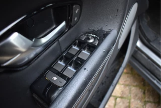 Land Rover Range Rover Evoque 2.0 D180 AWD R-Dynamic SE NL-AUTO, BOEKJES,NAP EN ONDERHOUDSHISTORIE / 19