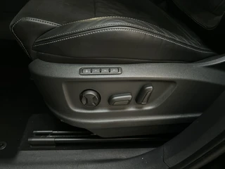 Skoda Kodiaq 1.5 TSI 150pk DSG Sportline Business Alcantara Stoelverwarming Trekhaak Camera Stoelverwarming / 20