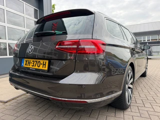 Volkswagen Passat Variant 1.4 TSI ACT Highline Business R / Pano / Massage / Camera / Sportleder / Trekhaak / Zeer mooie auto ! / 19
