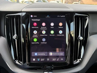 Volvo XC60 2.0 T6 Plug-in hybrid AWD Plus Black Edition / 24