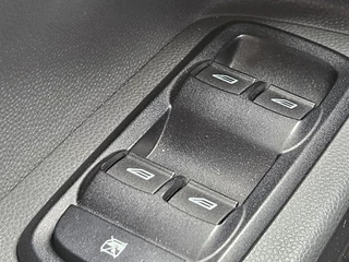 Ford EcoSport 1.5 Ti-VCT TEL AIRCO PDC LM / 17