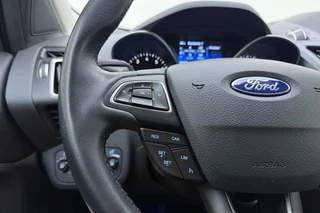 Ford Kuga 1.5 EcoBoost Titanium | Trekhaak | Achteruitrijcamera | Airco | Navigatie | Elektrische achterklep | Cruise control | Start/Stop bediening | Climate control | Parkeersensoren | Lederen/stof interieur | Stuurbediening / 19