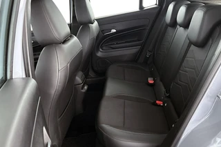 Jeep Avenger 1.2 e-Hybrid Altitude Achteruitrijcamera Apple CarPlay 17" / 8