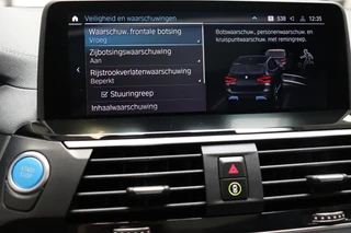 BMW iX3 High Executive 80 kWh Automaat  / Driving Assistant Professional / SOH 97% / Live Cockpit Professional / Trekhaak / Panoramadak / Adaptief Onderstel / Leder / Harman Kardon / Shadow Line / Head-Up Display / Adaptieve LED-koplampen / DAB / 20 Inch / 29