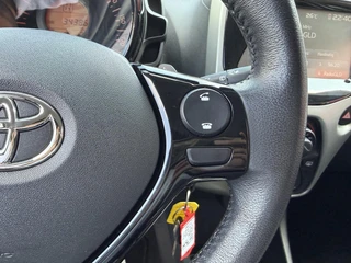 Toyota Aygo 1.0 VVT-i x-play NL-AUTO EL-RAMEN CAMERA NAVI BLUETOOTH AIRCO AUTOMAAT / 18