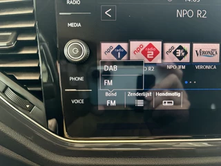 Volkswagen T-Roc 1.5 TSi 150PK DSG Sport Bns R-Line  AFN.TREKHAAK/19INCH/CAMERA/NAVI/VIRTUAL/CARPLAY/PDC / 39