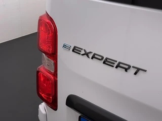 Peugeot e-Expert Long 75 kWh L3 9pl | SOH 95% | CAMERA | NAVIGATIE | BTW VERREKENBAAR | LED | CLIMA | FABRIEKSGARANTIE TOT 11-2027 | ALL-IN PRIJS / 10