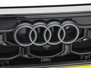 Audi Q8 60 TFSi e 490 Pk quattro S-Line Competition | Matrix Laser LED | Vierwielbesturing | B&O Audio | Valcona Leder | 22 Inch | Trekhaak | Head-Up | 20.328 Km!! / 13