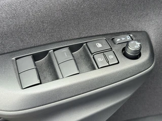 Toyota Yaris 1.5 Hybrid 130 GR SPORT NL-AUTO APPLE/ANDROID CARPLAY PARKEERCAMERA SPORTSTOELEN / 19