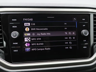 Volkswagen T-Roc 1.5 TSi 150 Pk Automaat Style Business | Adaptive Cruise Control | Elektrische Achterklep | Navigatie | Trekhaak | Stoelverwarming | 17 Inch / 26
