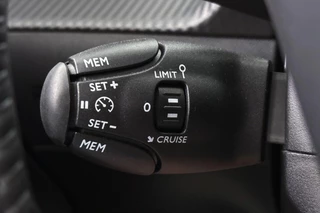Peugeot 208 1.2 Hybrid 110 e-DCS6 Allure / 25