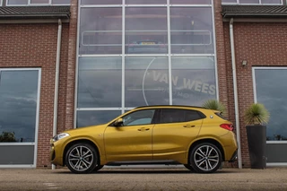 BMW X2 sDrive18i High Executive M-sport | 2e eigenaar | Driving Assistant | Panoramadak | 19 inch | Keyless entry | Head-up | Shadow line | HiFi audio | Stoelverwarming | Alcantara / 7