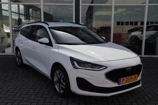 Ford Focus Wagon 1.5 EcoBlue Connected|Trekhaak|PDC|Navi| / 17