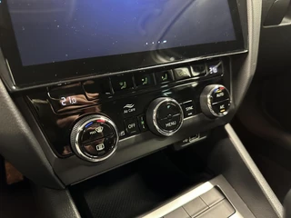 Škoda Octavia 1.0 TSI Greentech Style Business NAVI CARPLAY CRUISE LM ECC. / 32