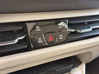 VW Multivan 1.4 eHybrid L2H1 Leder Pano IQ Trekh H/K Sfeer HUD Lang / 49