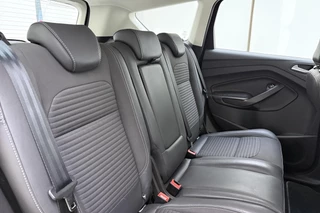 Ford Kuga 1.5 EcoBoost Titanium | Trekhaak | Achteruitrijcamera | Airco | Navigatie | Elektrische achterklep | Cruise control | Start/Stop bediening | Climate control | Parkeersensoren | Lederen/stof interieur | Stuurbediening / 18