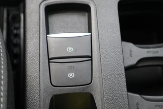 Ford Focus Wagon BUSINESS APPLE/ANDROID PARK-SENSOREN WINTERPACK CLIMA LED ALL-SEASON KEYLESS / 36