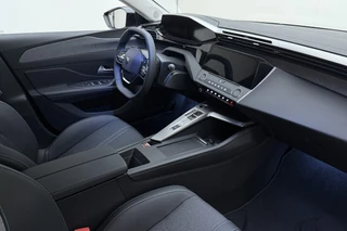 Peugeot 408 1.6 HYbrid 225 e-DSC7 Allure DEMO ZONDER KMS! l Wireless Apple Carplay & Android Auto l Digitale Cockpit l DAB l Bluetooth l PDC l LED verlichting l Lichtmetalen Velgen / 4