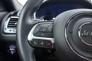 Jeep Compass 4xe 240 Plug-in Hybrid Electric S Automaat | Lederen bekleding | Trekhaak | Camera | Keyless | Lichtmetalen velgen black | Climate control / 24