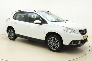 Peugeot 2008 1.2 PureTech Blue Lion 110pk | Navigatie | Panoramadak | Airco | Cruise Control | Parkeersensoren Achter | Bluetooth | Mistlampen / 9