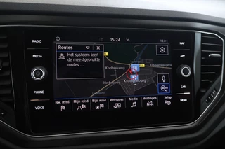 Volkswagen T-Roc 1.5 TSI Sport  150PK, Automaat, Apple carplay, Climate, / 21