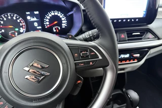 Suzuki Swift 1.2 Style Smart Hybrid 83pk | Automaat | Navigatie | Climate Control | Cruise Control Adaptief | Camera | Stoelverwarming | Draadloos Apple Carplay - Android Auto / 23