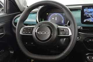 Fiat 600 1.2 Hybrid Urban Stoelverwarming Keyless Camera Apple CarPlay / 12