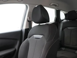 Renault Kadjar 1.3 140 Pk TCe Equilibre | Stoelverwarming | Camera | Cruise control | Climatronic | Navigatie | 17 Inch | 55.398 Km !! / 29