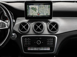 Mercedes-Benz CLA-klasse 180 Business Solution AMG Night Upgrade | Panoramadak | Camera | Apple CarPlay/Android Auto | LED | Navigatie| Stoelverwarming | 18" / 24
