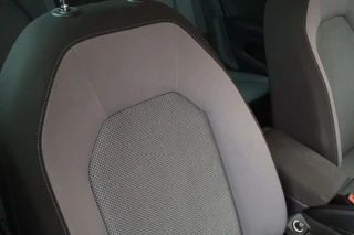 SEAT Arona 1.0 TSI 95pk Style Business Intense Camera Virtual Cockpit ACC Keyless Navigatie Carplay / 2